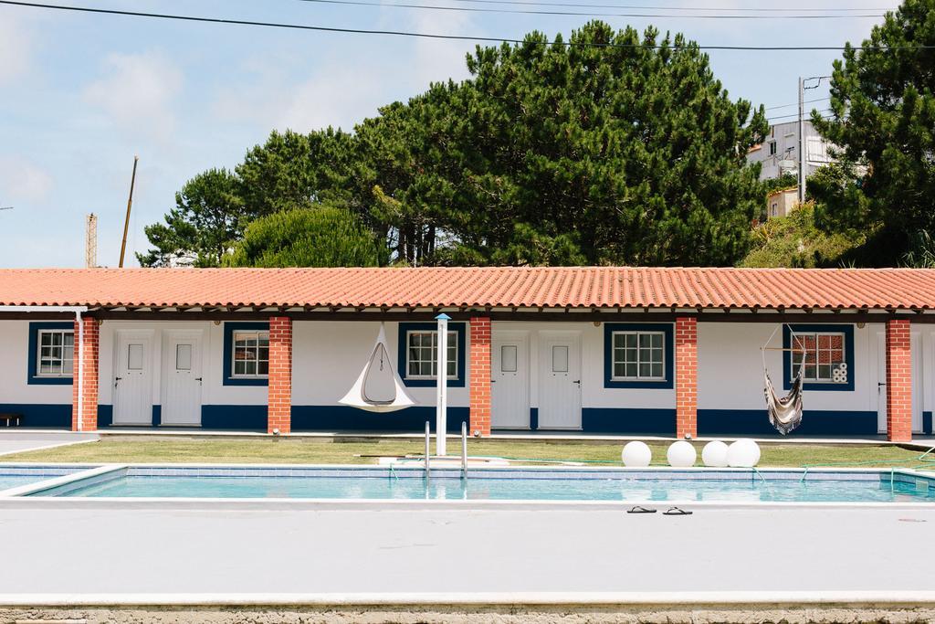 Zulla Nazare'S Surf Village Exterior photo