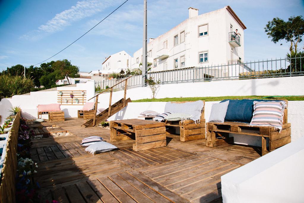 Zulla Nazare'S Surf Village Exterior photo