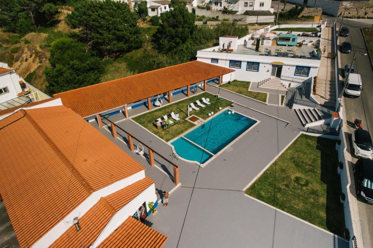 Zulla Nazare'S Surf Village Exterior photo